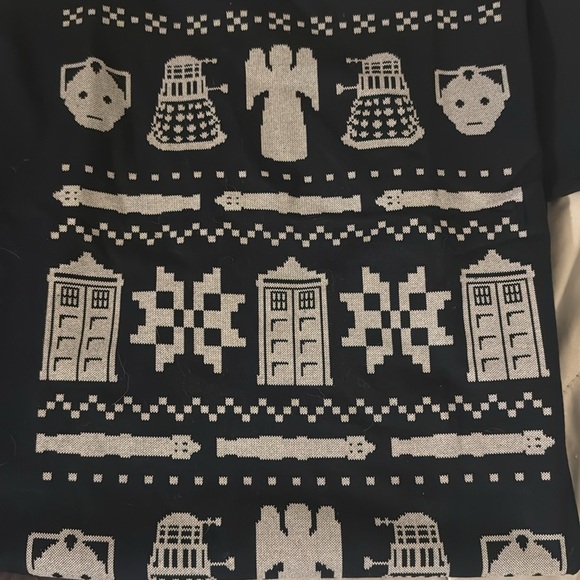 NEW! Dr. Who Christmas Sweater T-shirt - Picture 2 of 5